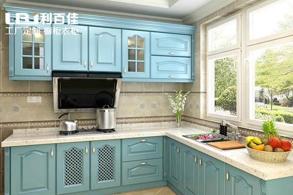 地中海風(fēng)格櫥柜長(zhǎng)什么樣？ 沒有油膩只有小清新~