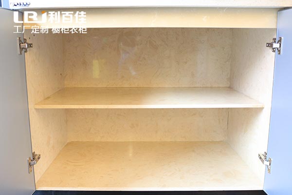 石材櫥柜廠家師傅透漏，櫥柜石英石萬萬別瞎買，又重又貴還開裂！